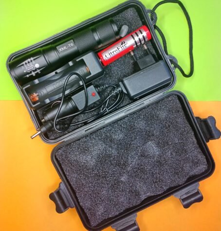 290 : Super strong tactical flashlight | Two types of power supply