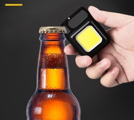 412 : Mini keychain flashlight pocket opener