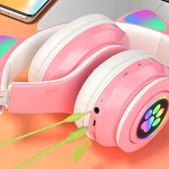 300 : WIRELESS BLUETOOTH HEADPHONES CAT EARS LED