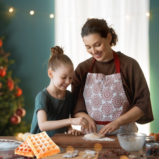 077 : Multi-Use Silicone Waffle & Snack Mold – 4-Section Baking Tray