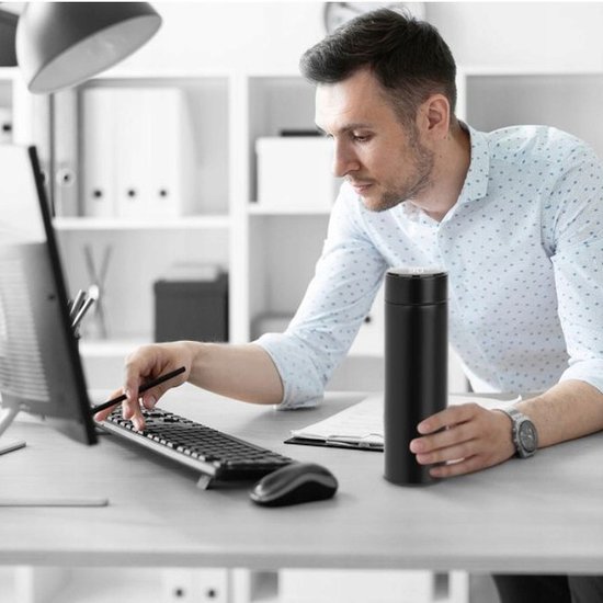 108 : Smart Thermal Bottle 500ml – LCD Temperature Display Thermos