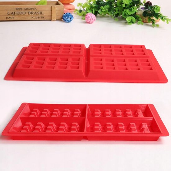 077 : Multi-Use Silicone Waffle & Snack Mold – 4-Section Baking Tray