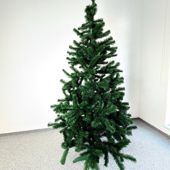 2072 : Artificial christmas tree- 220cm