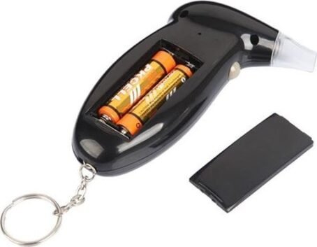 445 : Digital breathalyzer with replaceable mouthpieces