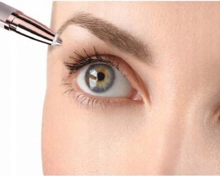 017 : Women’s trimmer | Battery-powered eyebrow, nose, ear & face shaver