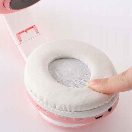 300 : WIRELESS BLUETOOTH HEADPHONES CAT EARS LED