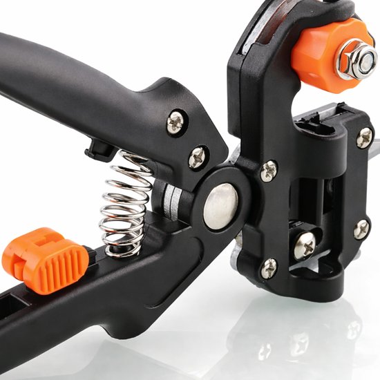058 : Grafting pruner tool for vineyards, trees & bushes