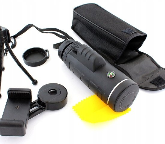 083 : Telescopic lens on a stand for a phone 40x60