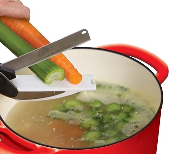 442 : Kitchen Scissors with Built-In Cutting Board