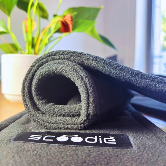 7028-1 : Scoodie Detachable Hooded Scarf- black-size R